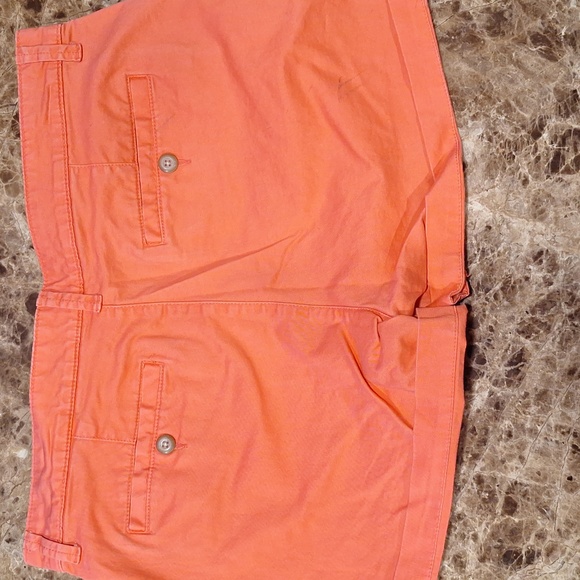 GAP shorts - Picture 2 of 3